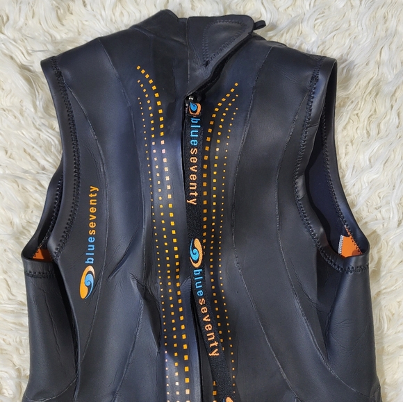 Blueseventy Men's Reaction Sleeveless Triathlon Wetsuit for Open Water Swimming - Picture 4 of 16